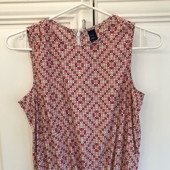 GAP women’s short romper - Picture 2 of 9